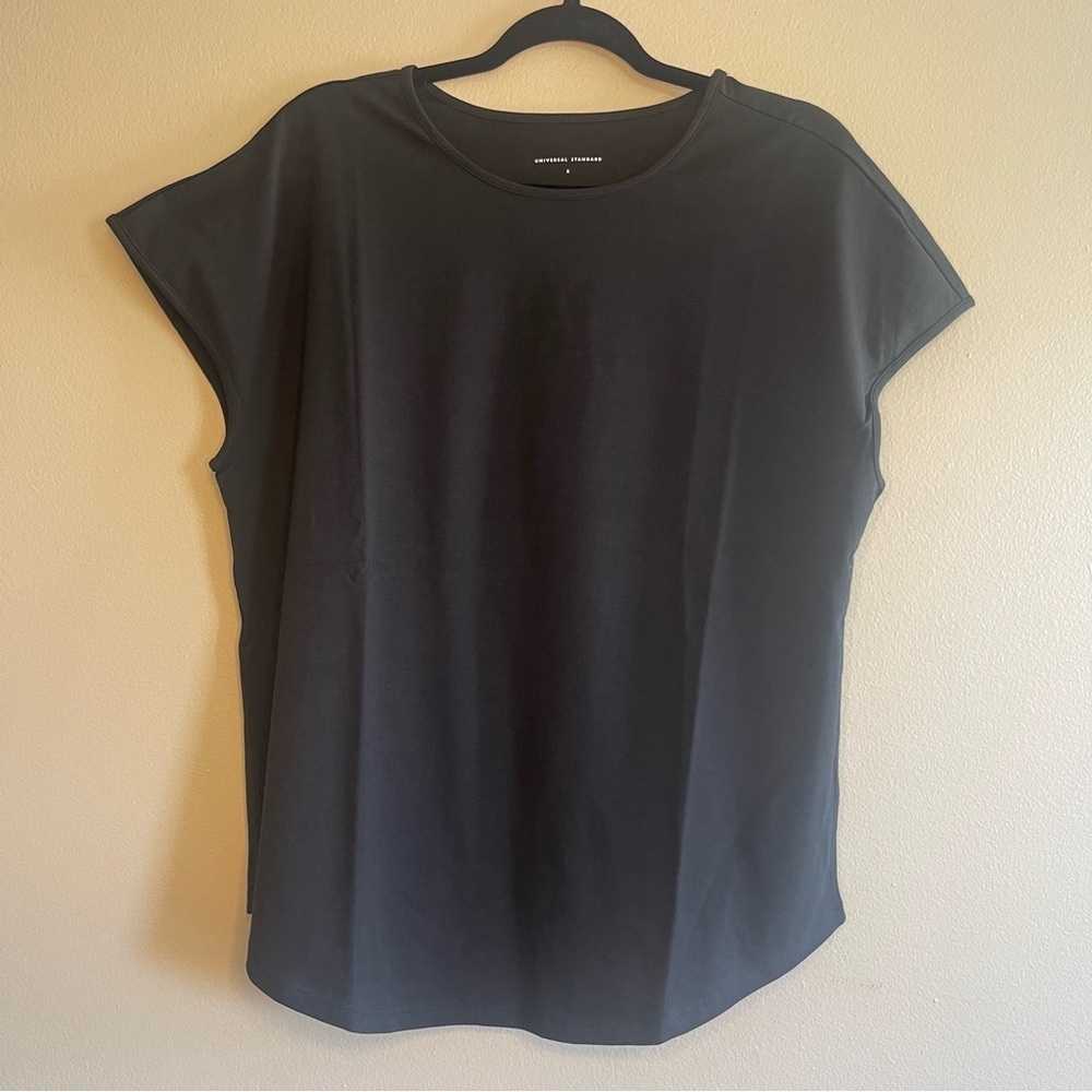 Universal Standard Relaxed Fit Black T-Shirt, size S